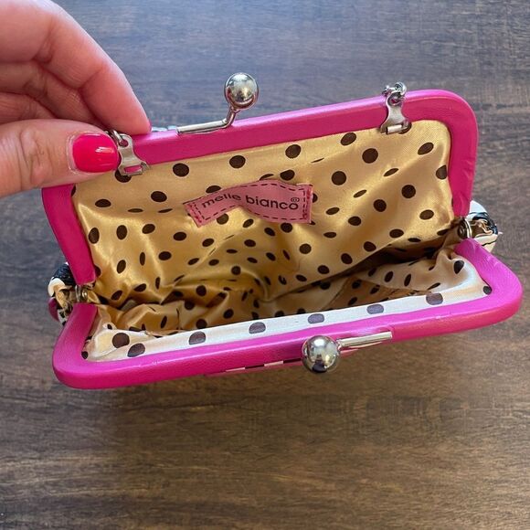 “D” initial clutch bag - Picture 4 of 5